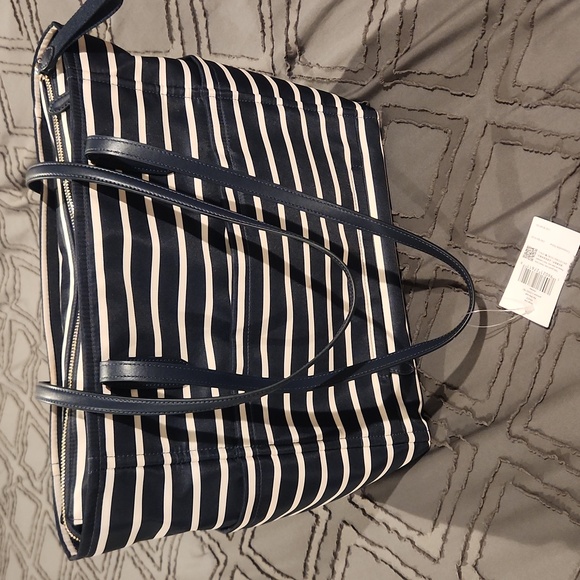 NWT Kate Spade Chelsea Large Tote - Picture 8 of 10